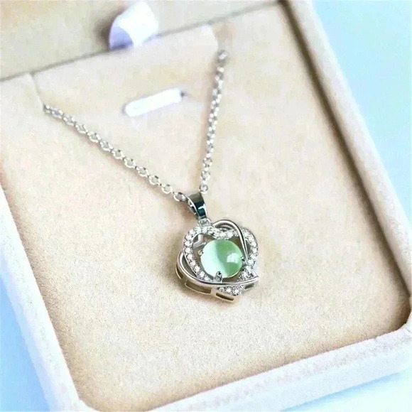 New Gorgeous 925 Silver Diamond Moonstone Heart Necklace - Picture 2 of 2